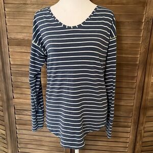 Lululemon striped top‎